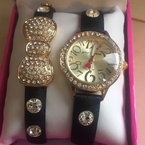 XOXO BETSEY JOHNSON WATCH!💕 PRICE DROP🎉